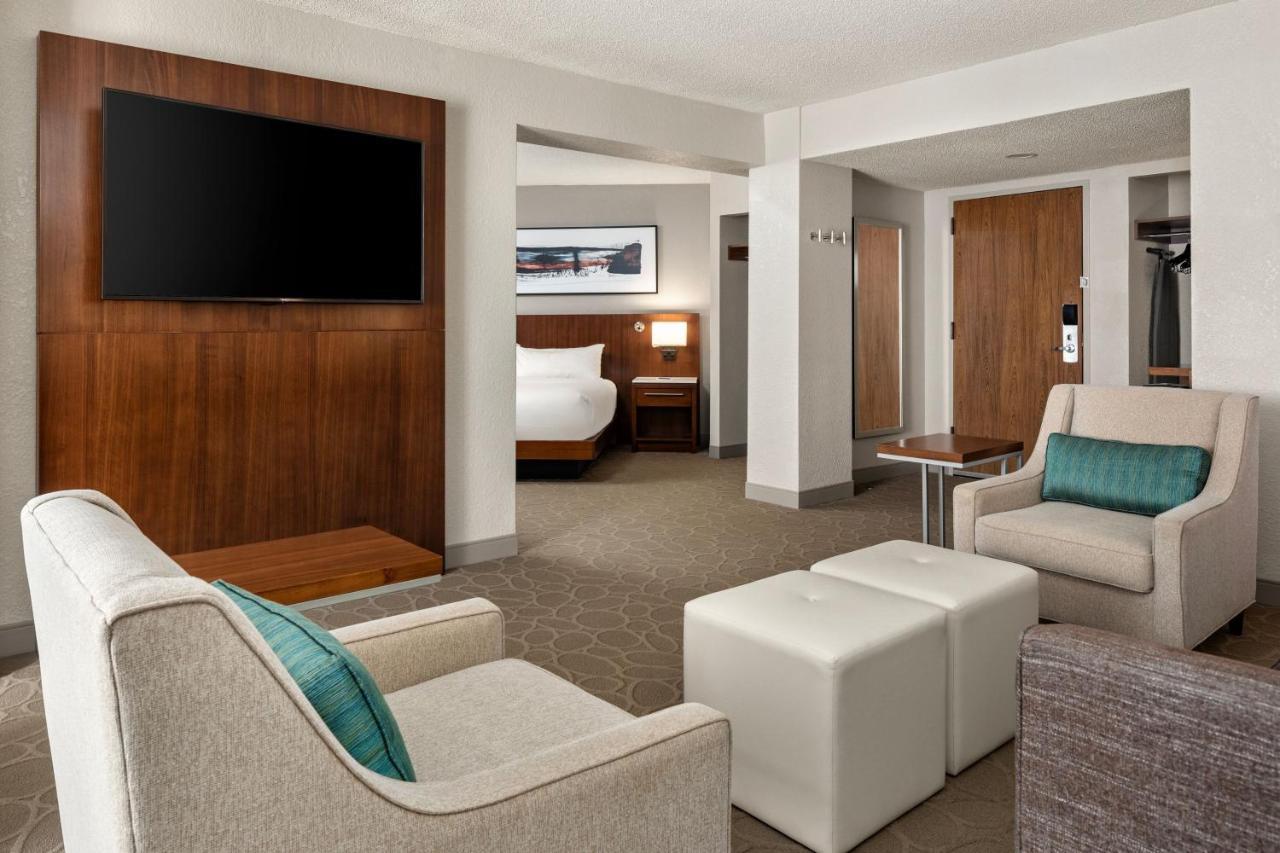Delta Hotels By Marriott Minneapolis Northeast מראה חיצוני תמונה